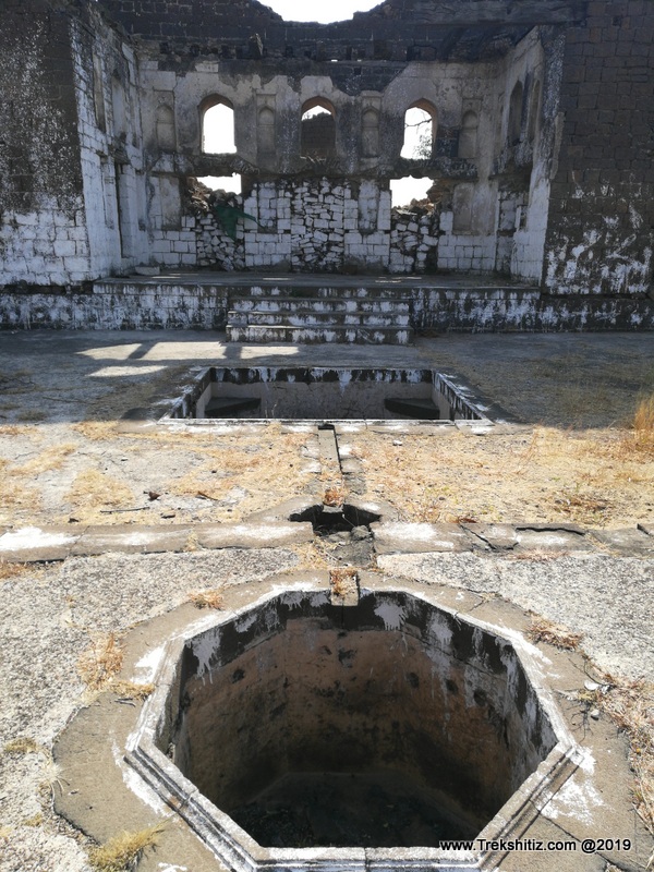 Manjarsubha Fort Rang Mahal & Fountain